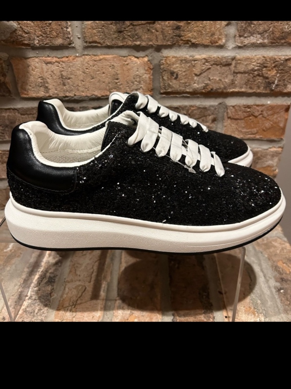 Blondo Diva Waterproof Lace-Up Glitter Low-Top Sneakers Women Size 8.5